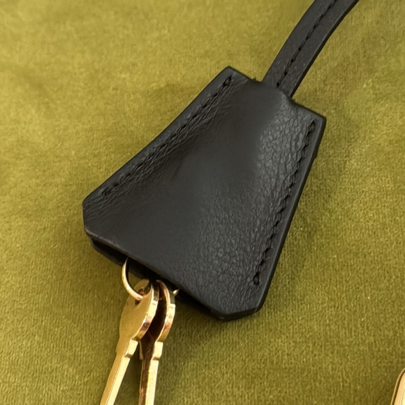 Dolce & Gabbana lock and key set with clochette charm - Picture 5 of 7